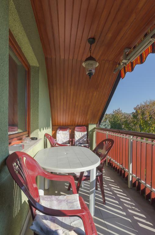 Hotel Familia Panzio à Pannonhalma Extérieur photo