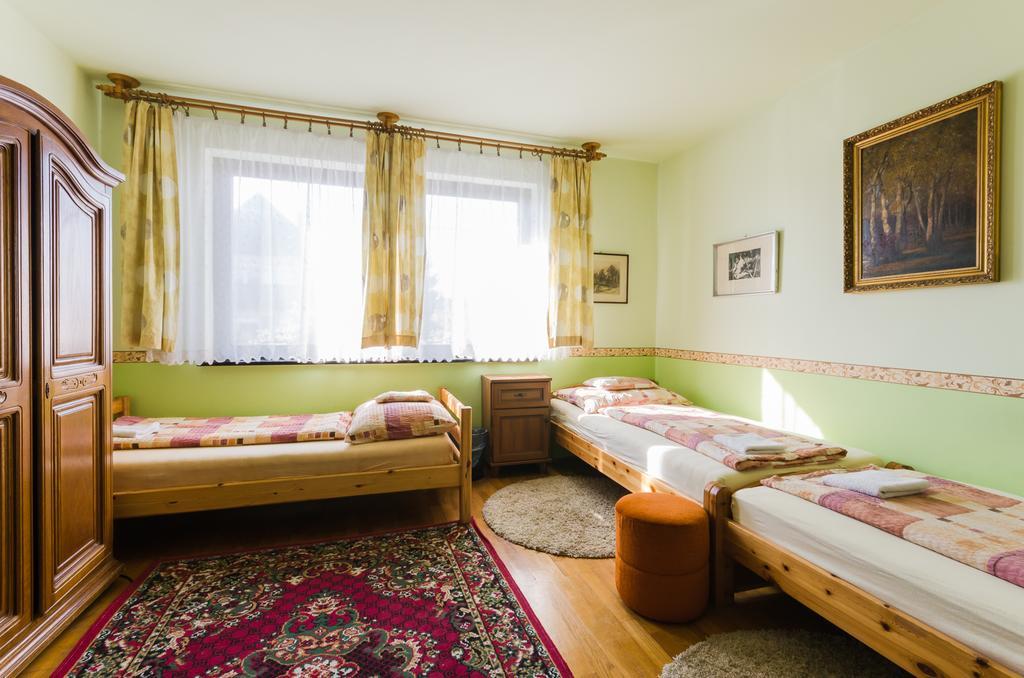 Hotel Familia Panzio à Pannonhalma Extérieur photo