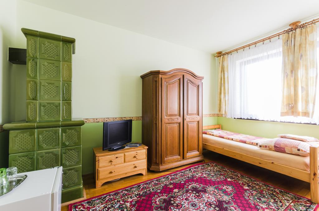 Hotel Familia Panzio à Pannonhalma Extérieur photo