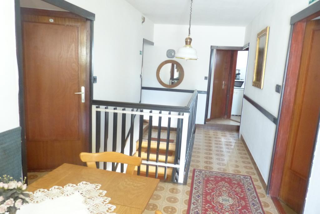 Hotel Familia Panzio à Pannonhalma Extérieur photo